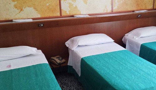 Dreibettzimmer