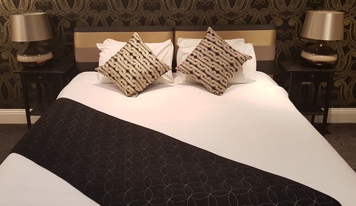 Familien-Suite, mit Bad (Family Room)