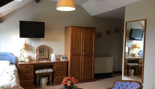 Standard-Doppel- oder -Zweibettzimmer (First Floor)