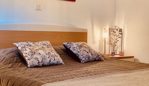 Standard-Studio, Terrasse, Gartenblick