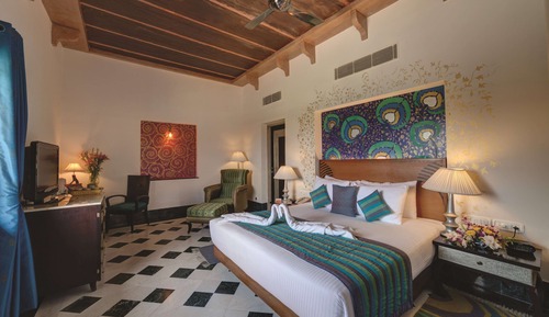 Suite, 1 King-Bett (Living area, Courtyard view)