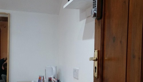 Basic-Doppel- oder -Zweibettzimmer, 1 Schlafzimmer, Nichtraucher, Blick auf den Innenhof