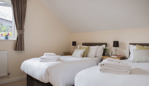 4 Berth Superior Wooden Lodge Hot Tub