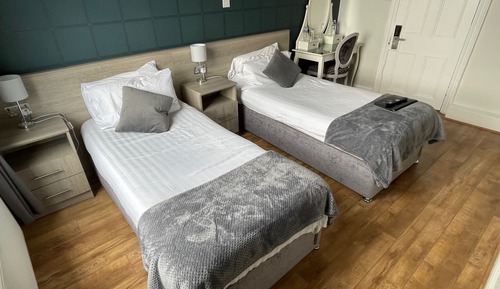 Zweibettzimmer, mit Bad