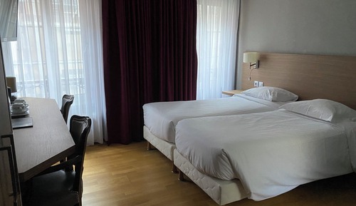 Zweibettzimmer (Shower)