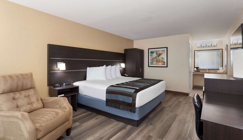 Zimmer, 1 King-Bett, barrierefrei, Nichtraucher (Mobility/Hearing/Roll-In Shower)