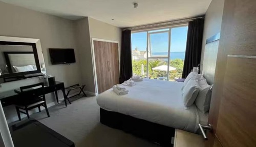 Luxury-Zimmer, 1 King-Bett, eingeschränkter Meerblick