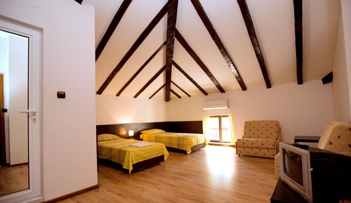 Doppel- oder Zweibettzimmer