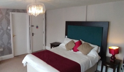Suite, mit Bad, Gartenblick (River View)