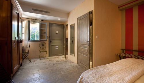 Traditional-Doppelzimmer