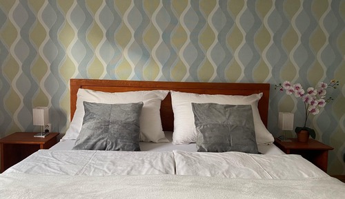 Doppel- oder Zweibettzimmer