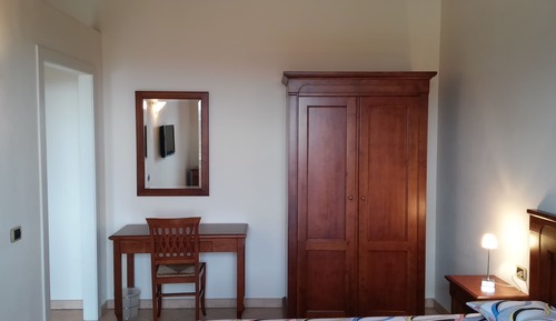 Doppel- oder Zweibettzimmer