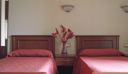 Zweibettzimmer, 2 Einzelbetten