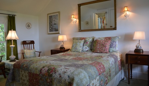 Zimmer, eigenes Bad, Poolblick