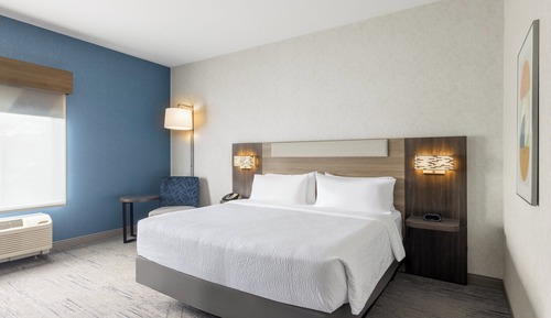 Standardzimmer, 1 King-Bett, rollstuhlgeeignete Dusche (Communications)