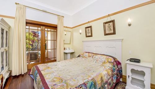 Zimmer, 1 Queen-Bett, Gemeinschaftsbad (Tomah Room)