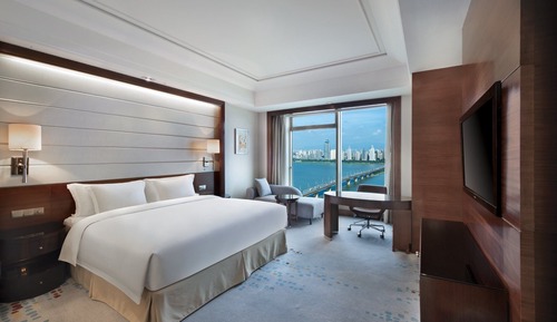 Standardzimmer, 1 King-Bett, Flussblick
