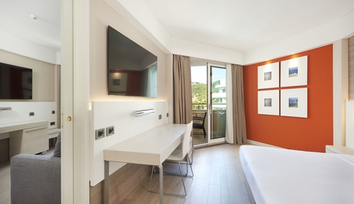 Familien-Suite, Balkon, eingeschränkter Meerblick