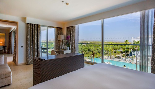 Suite, 1 King-Bett, Poolblick (Conrad Suite)