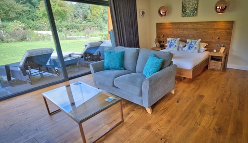 Luxury-Bungalow, Whirlpool (Wenlock Edge Garden Room)