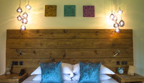 Luxury-Bungalow, Whirlpool (Long Mynd Garden Room)