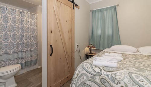 Standard-Vierbettzimmer, mit Bad (Apartment at the Inn)