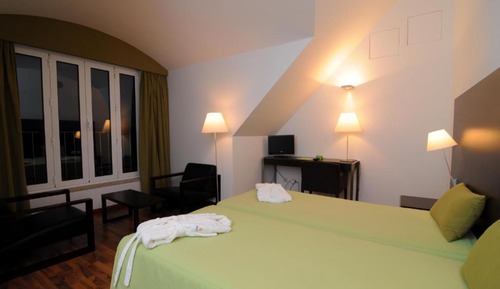 Standard-Doppel- oder -Zweibettzimmer (Single Use)