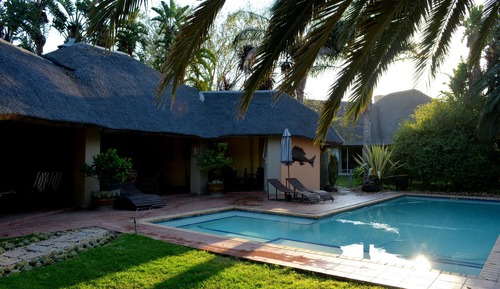 Luxury-Ferienhaus, zum Garten hin