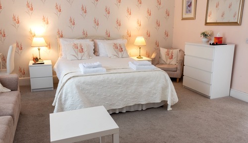 Doppelzimmer (Large Suite)