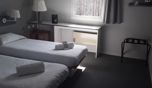 Economy-Zweibettzimmer, eigenes Bad