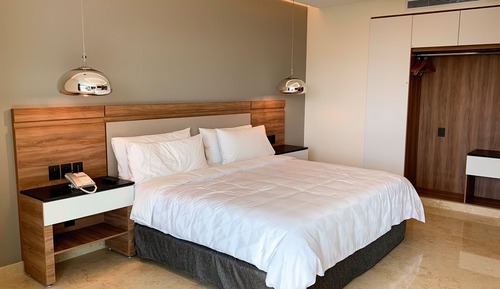 Suite, 1 King-Bett, Stadtblick