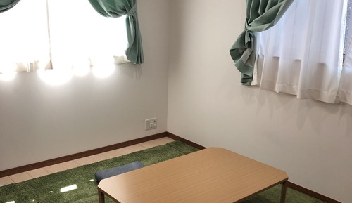 Basic-Doppel- oder -Zweibettzimmer