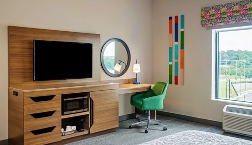 Zimmer, 1 King-Bett und Schlafsofa, barrierefrei, Badewanne