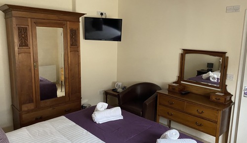 Doppelzimmer (The Mole)