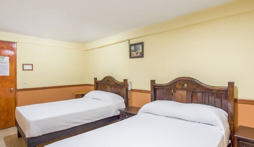 Standardzimmer (Three beds)