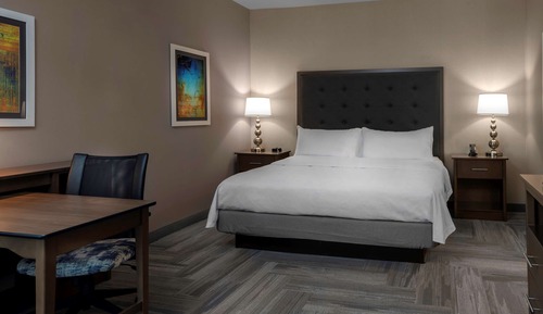 Studio, 1 King-Bett (Hearing)