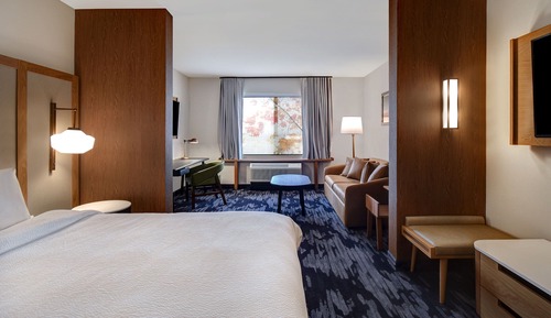 Suite, 1 King-Bett und Schlafsofa (Mobility/Hearing Access, Roll-In Shwr)