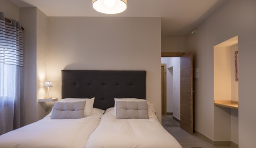 Zweibettzimmer (Sofa bed)