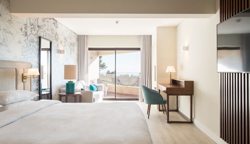 Deluxe-Zimmer, 1 Queen-Bett und Schlafsofa, Nichtraucher, Poolblick