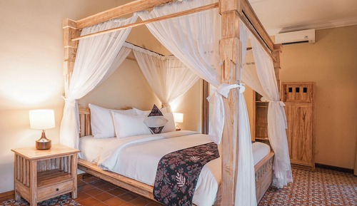 Royal-Zimmer (SHANAYA)