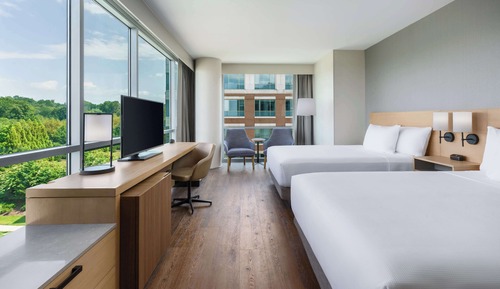 Corner Room 2 Queen Beds