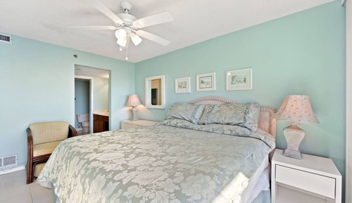 Apartment (Commodore 202 (1/2))