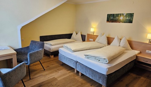 Dreibettzimmer