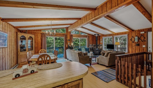 Ferienhaus, 2 Queen-Betten, Bergblick (Mountain View Hideaway- A Fun Time Aw)