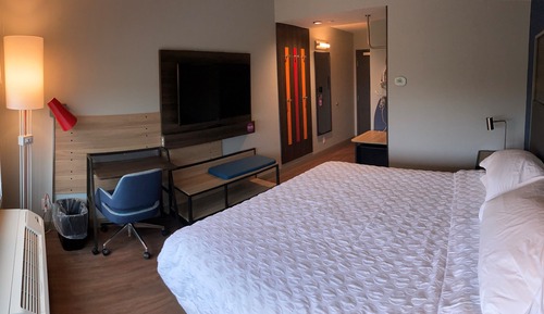 Zimmer, 1 King-Bett, barrierefrei (Roll-In Shower)