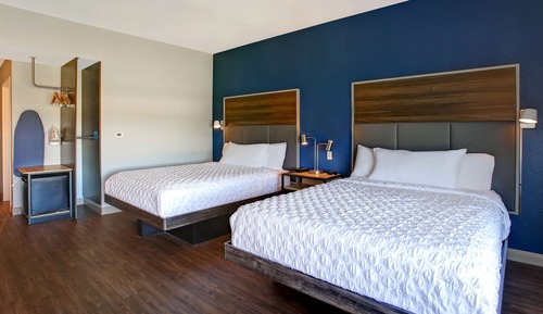 Zimmer, 2 Queen-Betten