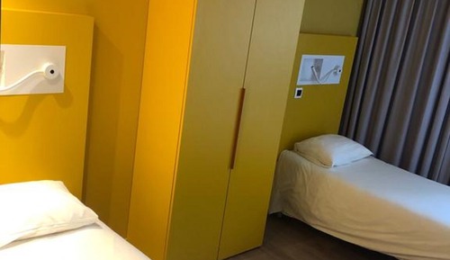 Dreibettzimmer, Mehrere Betten