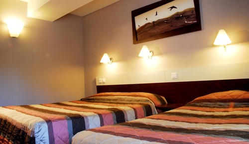 Standard-Dreibettzimmer, Mehrere Betten