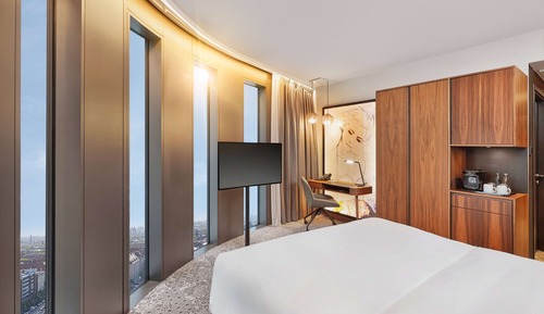 Panorama-Zimmer, Zutritt zur Club Lounge