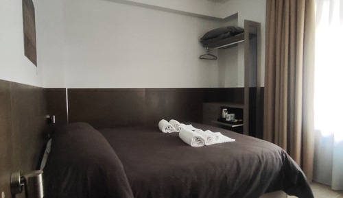 Comfort-Doppelzimmer, eigenes Bad, Blick auf den Innenhof (Pompei)